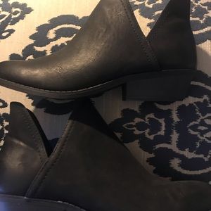 Universal threads women’s size 8.5